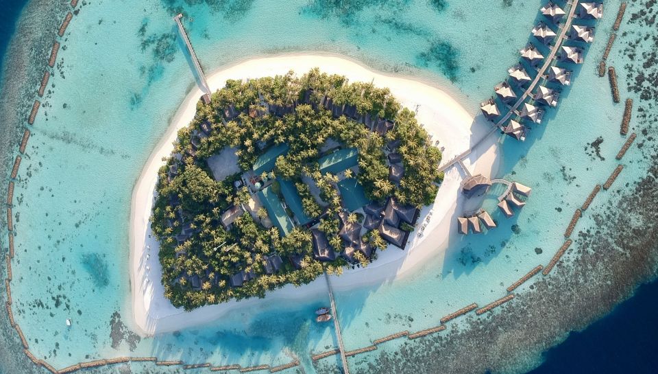 Nova Maldives Hotel